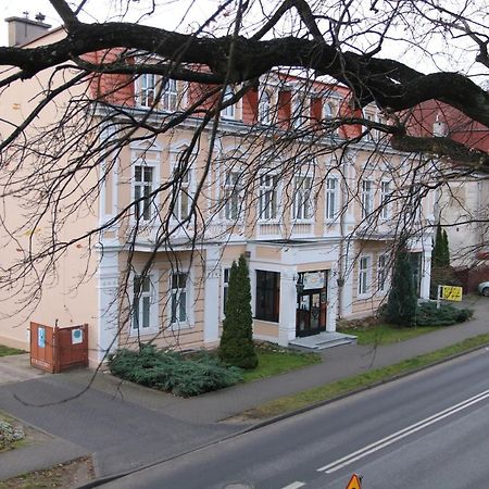 Hotel Polonia Chojnice Exterior foto